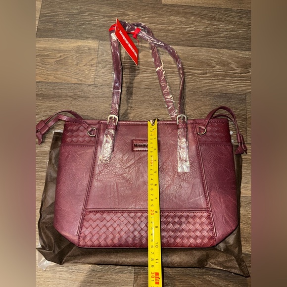 New Wrangler Montana West Red Purse with Dust Bag - Picture 3 of 7